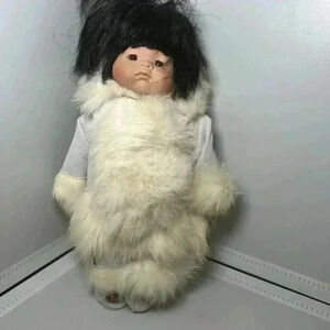 HERITAGE DOLLS INDIAN ARTS & CRAFTS 10" Eskimo Girl porcelain hand painted